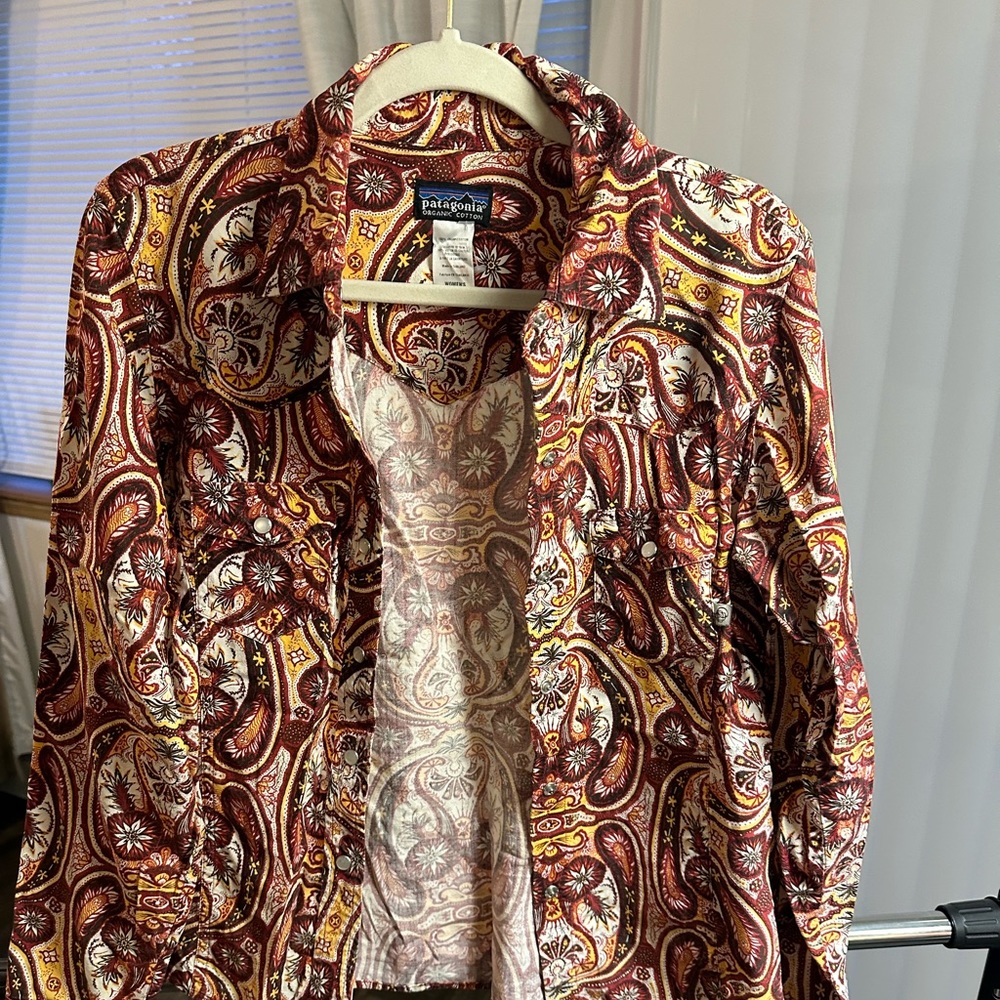 Such a rad Patagonia button up.